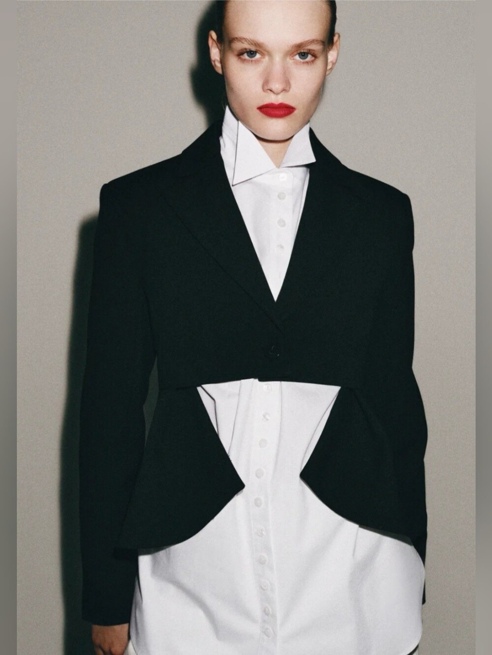 ZARA ZW COLLECTION BLACK ASYMMETRICAL BLAZER ✨️✨️✨️